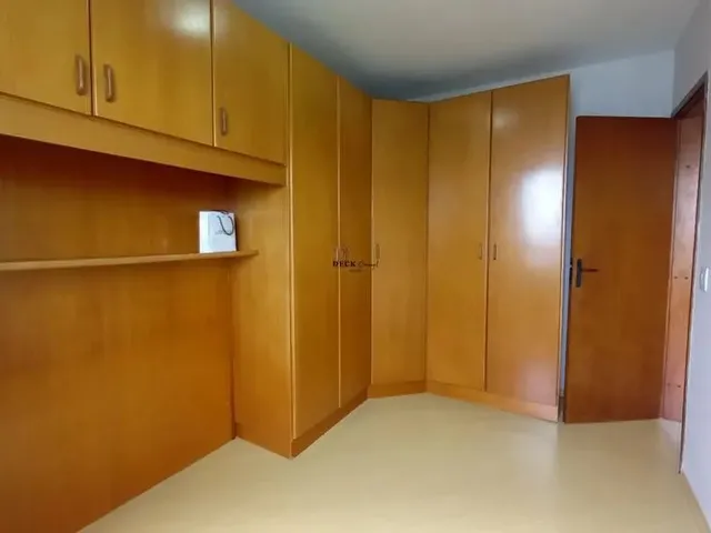 Imagem 10: Apartamento de 2 Dormitórios em Condomínio com Piscina, Semi-Mobiliado no Água Verde