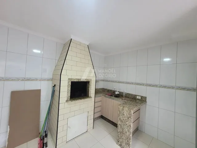 Imagem 14: Sobrado para Alugar em Costeira Araucária com 4 Quartos e Suíte