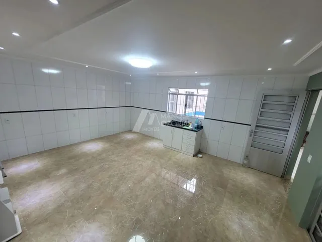 Imagem 8: Sobrado para Alugar em Costeira Araucária com 4 Quartos e Suíte