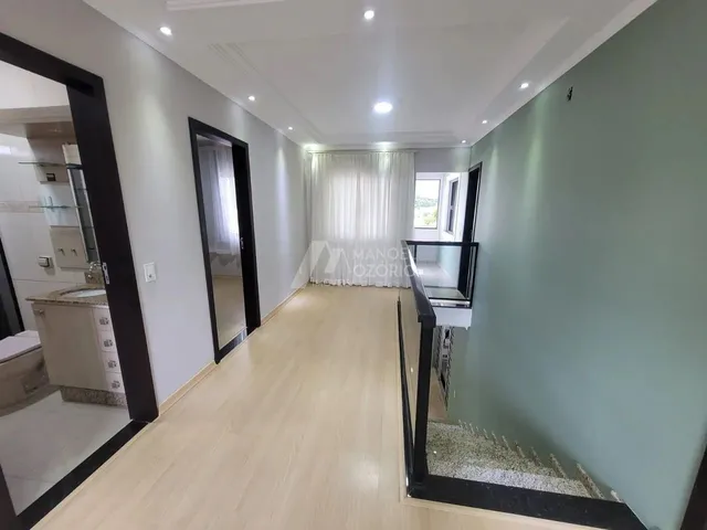 Imagem 2: Sobrado para Alugar em Costeira Araucária com 4 Quartos e Suíte