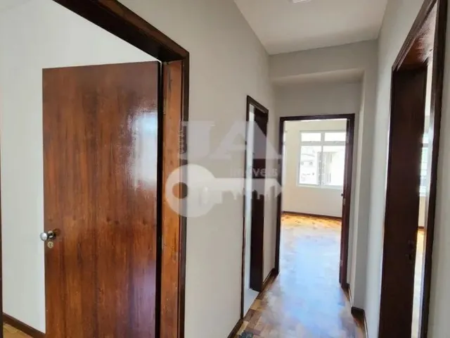 Imagem 11: Apartamento com 3 Quartos para Alugar por R$ 2700.00, 125.00 M2 - Centro - Curitiba/Pr