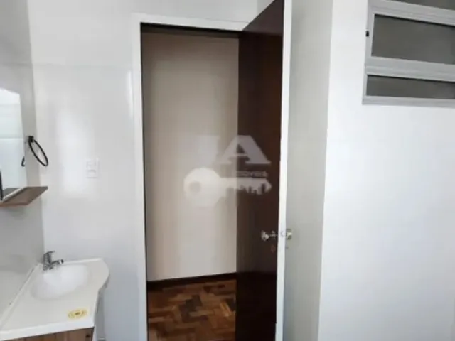 Imagem 6: Apartamento com 3 Quartos para Alugar por R$ 2700.00, 125.00 M2 - Centro - Curitiba/Pr