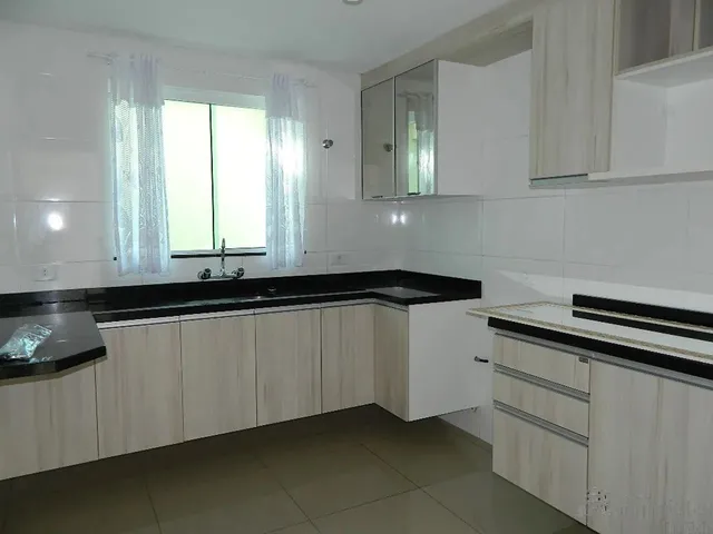 Imagem 10: Sobrado Triplex em Condomínio para Alugar no Hauer / Boqueirão