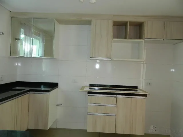 Imagem 2: Sobrado Triplex em Condomínio para Alugar no Hauer / Boqueirão