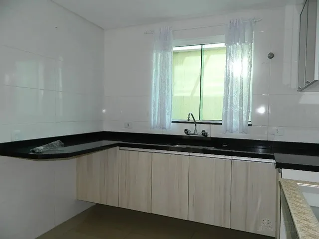 Imagem 12: Sobrado Triplex em Condomínio para Alugar no Hauer / Boqueirão