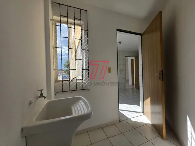 Imagem 10: Apartamento com 3 Dormitórios para Alugar com 75,00M² no Ed. Itacolomi, Bairro Portão
