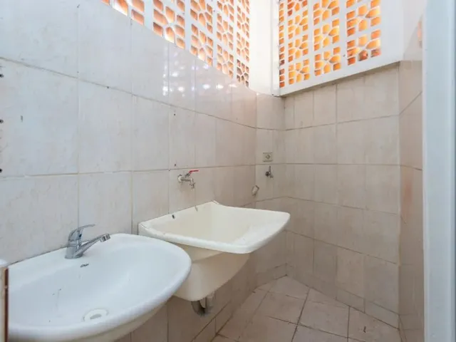 Imagem 9: Apartamento com 2 Quartos para Alugar por R$ 1800.00, 50.00 M2 - Centro - Curitiba/Pr