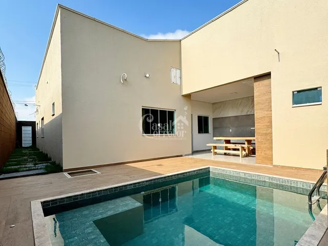Imagem: Casa de 3 Quartos com Piscina e Móveis