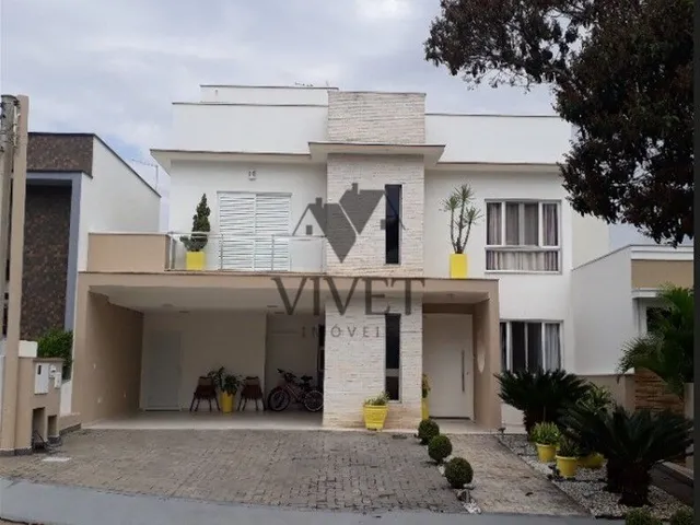 Imagem: A casa em condomínio possui 5 Dormitórios, 3 Suítes, 5
