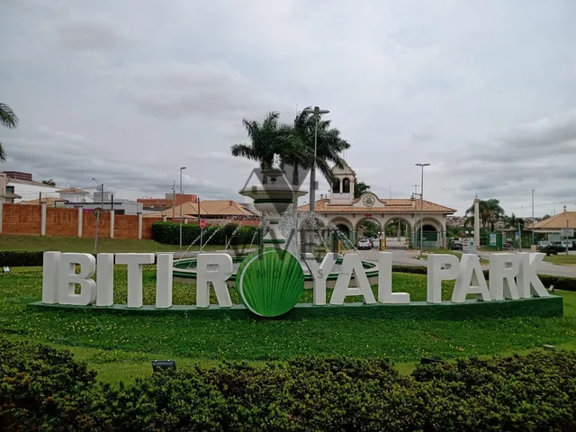 Imagem: A casa em condomínio possui 3 Dormitórios, 3 Suítes, 5