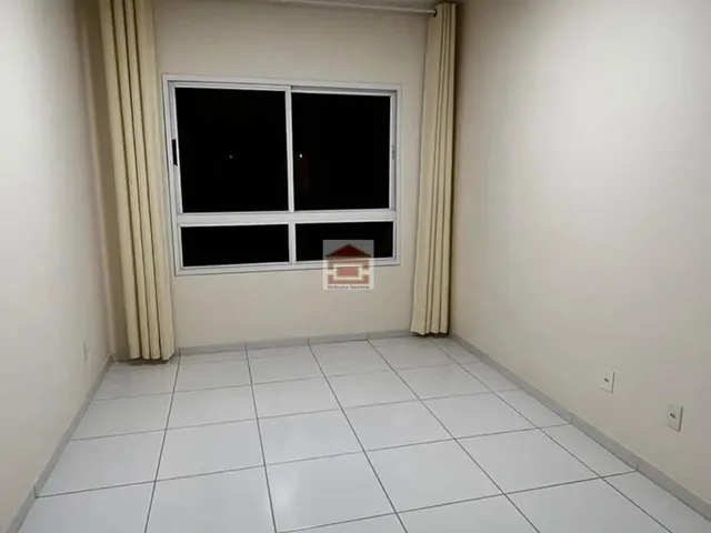 Imagem: O apartamento possui 2 Dormitórios, 1 Banheiro, 1 Vaga na