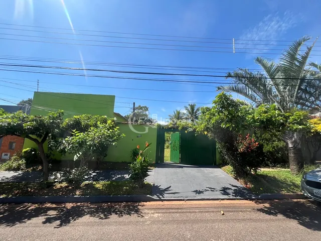 Imagem: A casa possui 1 Dormitório, 1 Suíte, 2 Banheiros, 4 Vagas