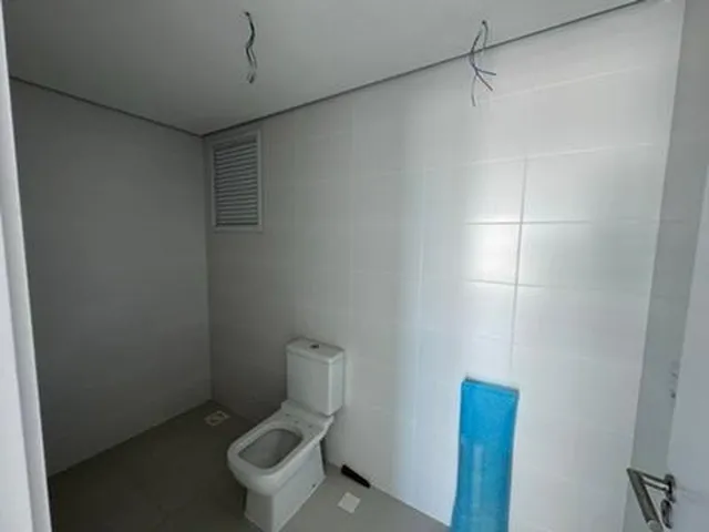 Imagem 16: Apartamento de Luxo à Venda em Balneário Piçarras-SC, Bairro Itacolomi: 4 Quartos, 1