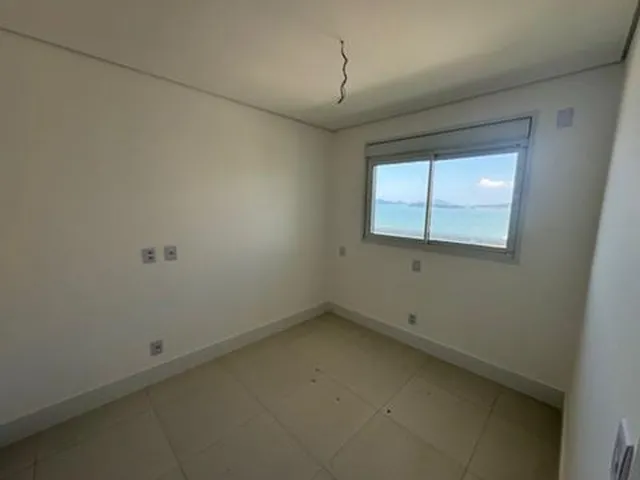 Imagem 15: Apartamento de Luxo à Venda em Balneário Piçarras-SC, Bairro Itacolomi: 4 Quartos, 1