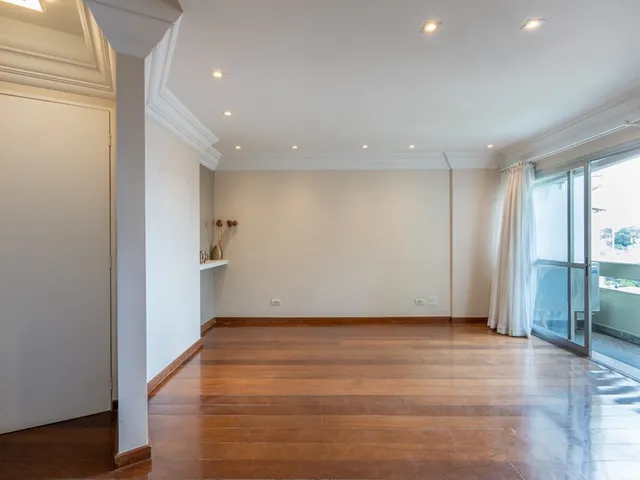 Imagem: O apartamento possui 4 Dormitórios, 3 Banheiros, 2 Vagas