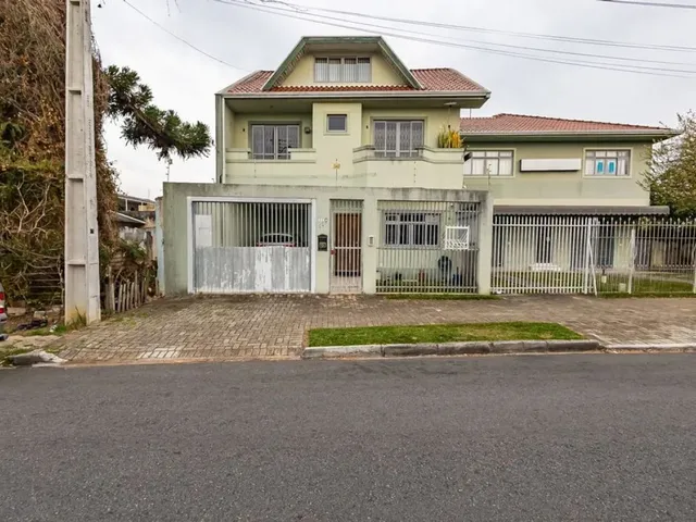 Imagem: Casa com 4 Quartos À Venda em Curitiba