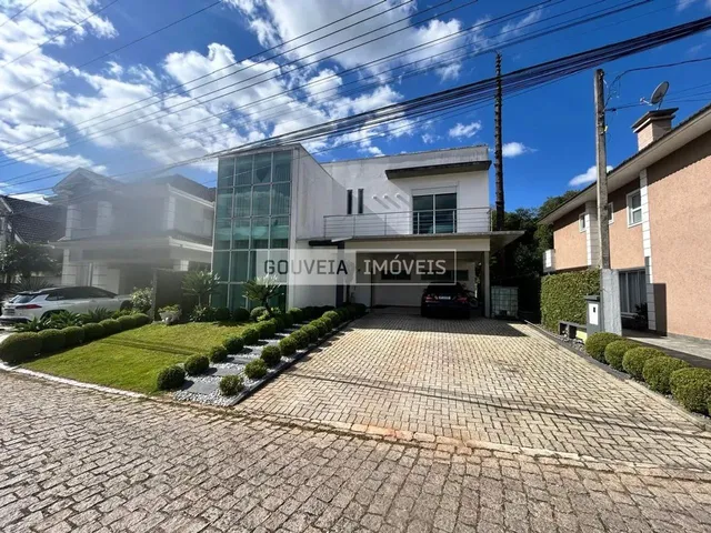 Imagem: Casa com 5 Dormitórios, 1 Suíte, 471 M²