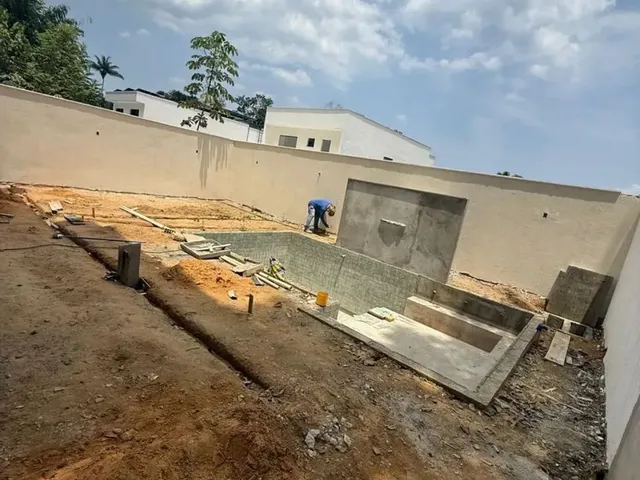 Imagem 3: Casa Triplex no Alphaville 4/ 03 Suítes com Closet/ + Escritorio/ Piscina Adulto/Infantil
