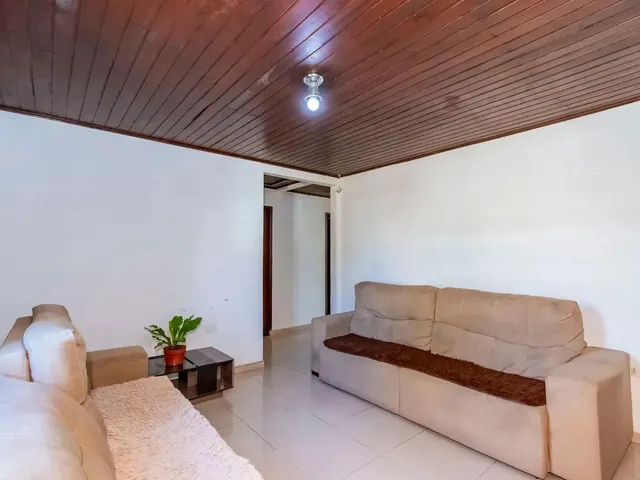 Imagem 11: Casa de Esquina com Muito Espaço de Terreno!