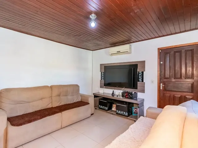 Imagem 4: Casa de Esquina com Muito Espaço de Terreno!