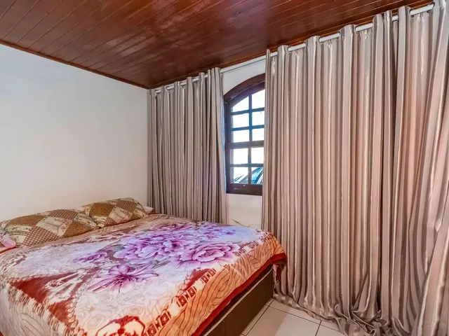 Imagem 15: Casa de Esquina com Muito Espaço de Terreno!