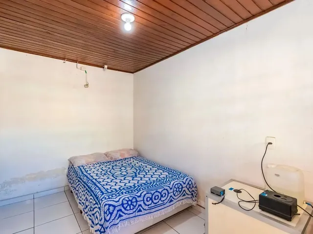 Imagem 12: Casa de Esquina com Muito Espaço de Terreno!