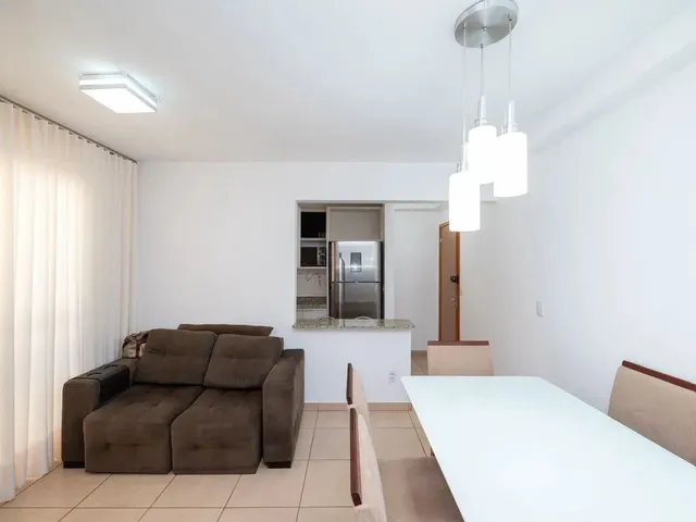 Imagem: O apartamento possui 2 Dormitórios, 1 Suíte, 2 Banheiros,