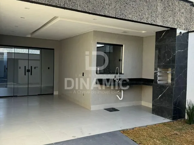 Imagem: Casa com 3 Quartos Recém-Construída no