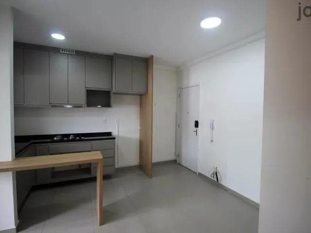 Imagem: O apartamento possui 2 Dormitórios, 1 Suíte, 1 Banheiro,