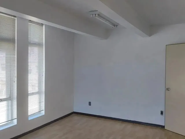 Imagem 4: Aluga-Se Sala Comercial Jlle, Centro Edificil Adinco, Rua Princesa Isabel N° 264 R$1.00