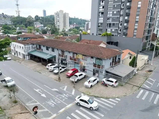 Imagem: O depósito possui 2 Dormitórios, 1 Suíte, 2 Banheiros,