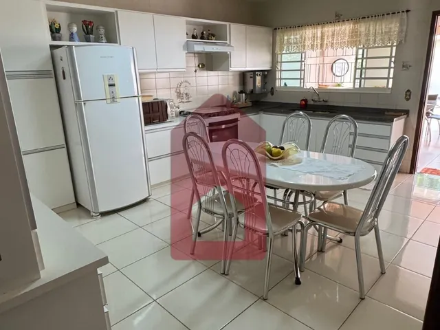 Imagem 5: 04 suítes + área gourmet integrada e amplo terreno