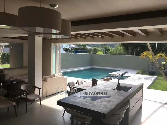 Imagem 12: Casa Padrão para Aluguel em Jurerê Internacional Florianópolis-SC