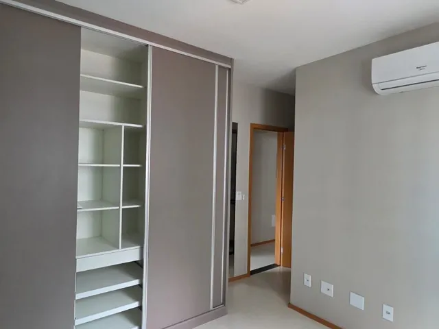 Imagem: O apartamento possui 3 Dormitórios, 1 Suíte, 2 Banheiros,