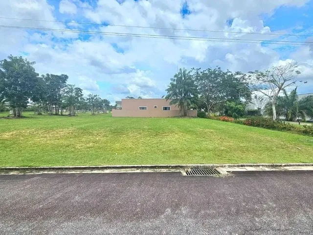 Imagem: Lote em Condomínio Fechado com 627M² 19Mts