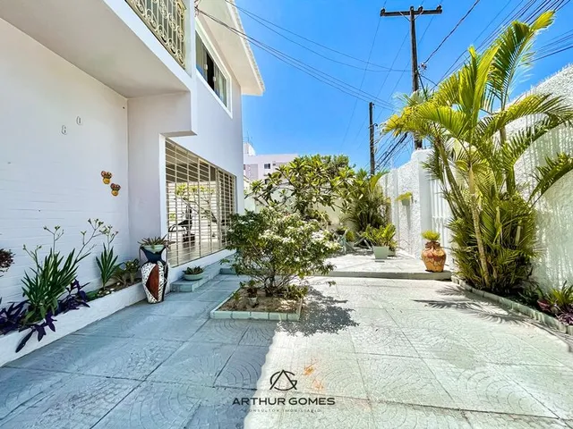 Imagem 2: Casa em Candeias com 3 Quartos e 240 m²