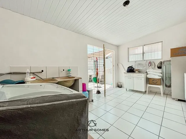 Imagem 4: Casa em Candeias com 3 Quartos e 240 m²