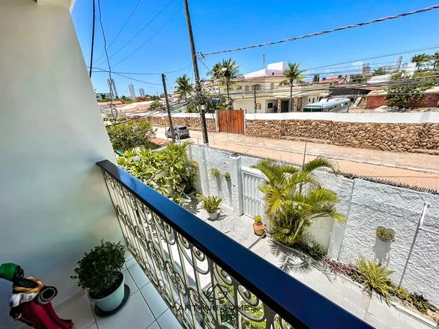Imagem 10: Casa em Candeias com 3 Quartos e 240 m²