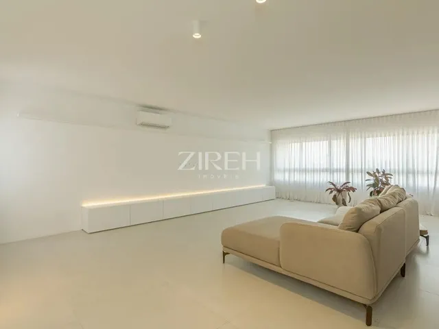 Imagem 11: Apartamento Exclusivo com 4 Dormitórios no Batel