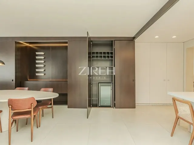 Imagem 3: Apartamento Exclusivo com 4 Dormitórios no Batel