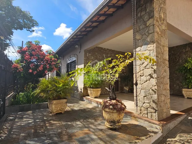 Imagem: Casa com 249M 3 Quartos, 1 Suíte e 6 Vagas