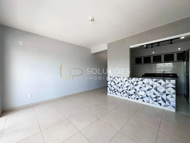 Imagem 2: 2 Quartos (1 Suíte) | 68m² | Varanda | Vaga Coberta | R$525.000,00