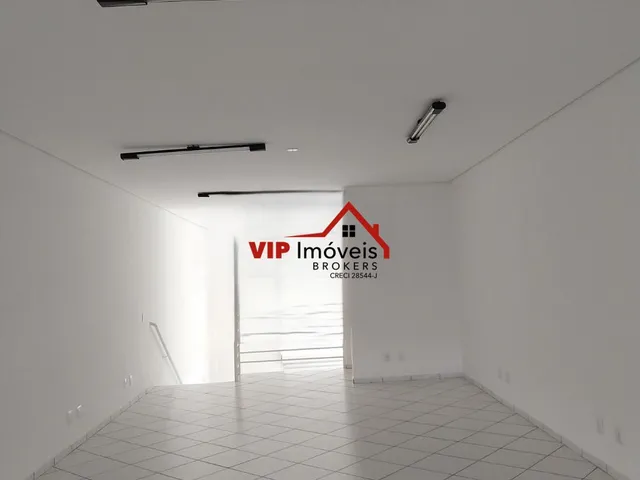 Imagem: A loja possui 140m² de Área e está localizado em Jardim