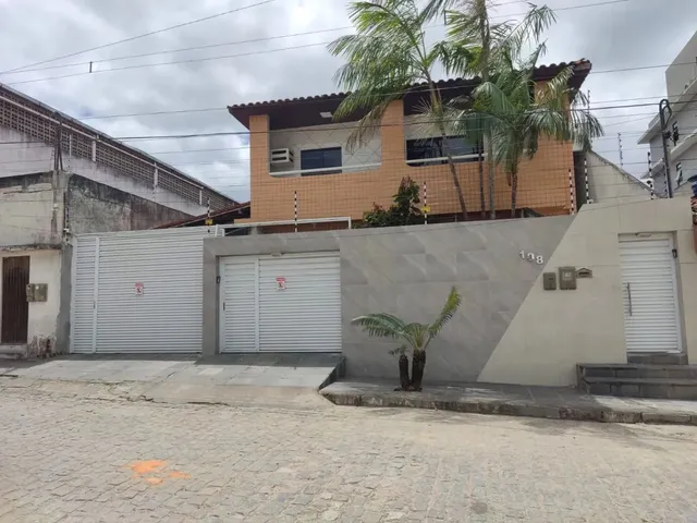 Imagem: A casa possui 5 Dormitórios, 4 Suítes, 5 Banheiros, 5