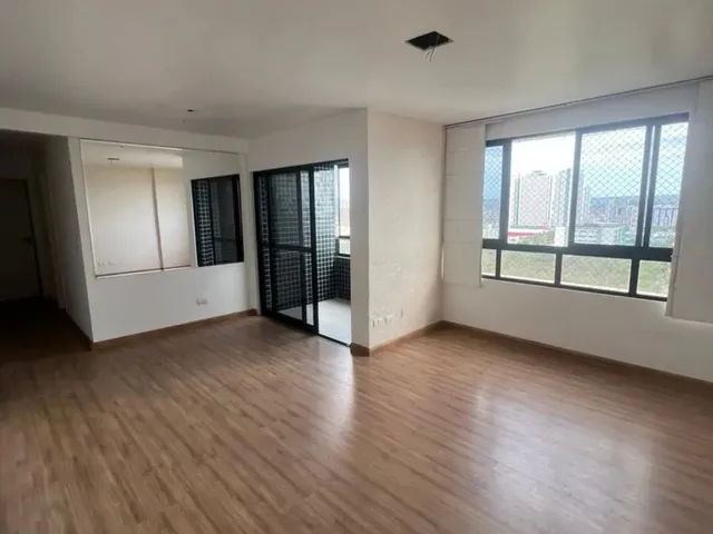 Imagem: O apartamento possui 3 Dormitórios, 1 Suíte, 3 Banheiros,