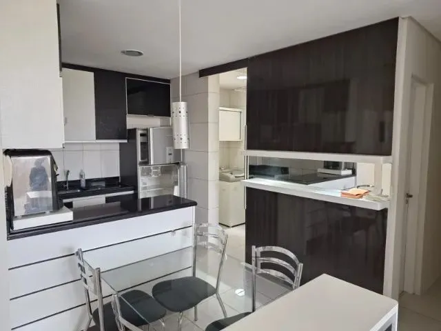 Imagem: O apartamento possui 2 Dormitórios, 2 Banheiros, 2 Vagas