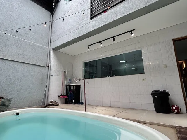 Imagem 2: Sobrado Alto Padrão com piscina