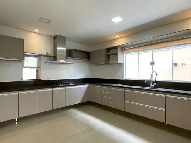 Imagem 4: Alphaville 2 - Pé Direito Duplo com Mezanino - Espaço Gourmet Integrado com o Quintal
