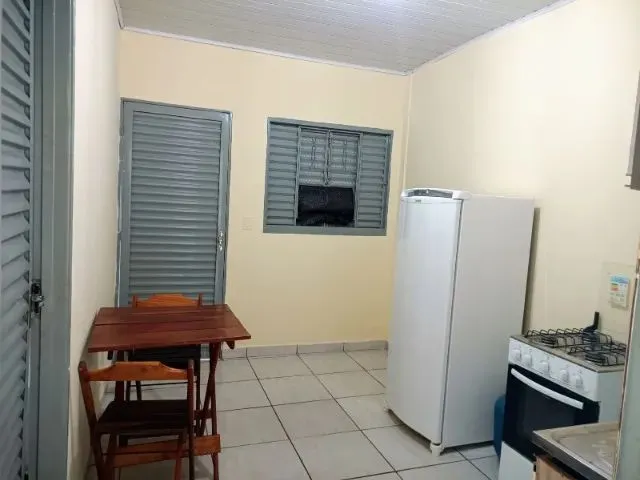 Imagem 3: Kit Net Ampla 1 Suite Mobiliada- Energia-Ar Split- Internet-Garagem Não Coberta