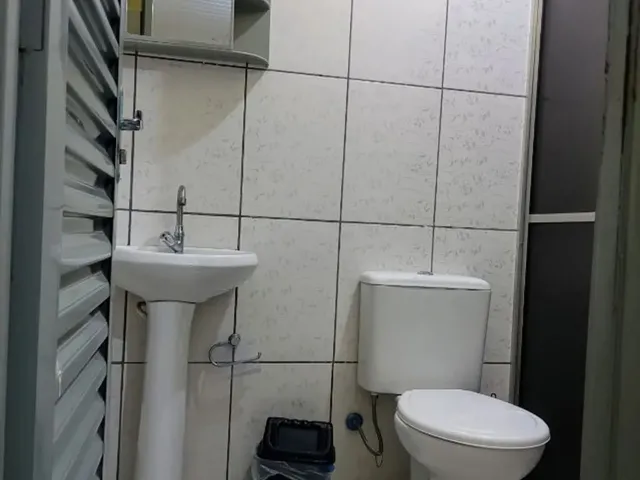 Imagem 2: Kit Net Ampla 1 Suite Mobiliada- Energia-Ar Split- Internet-Garagem Não Coberta